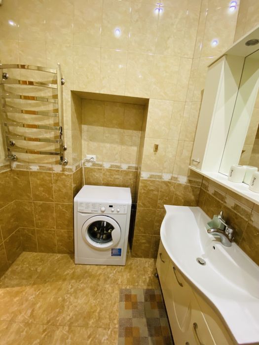 2-кімн. квартира у центрі Львова, вул.Грушевського, власник.