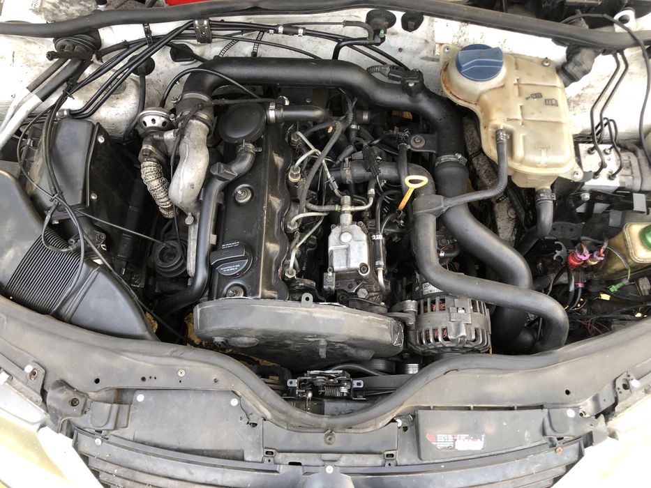 Разборка Пассат Б5 бампер фары салон двери Passat B5