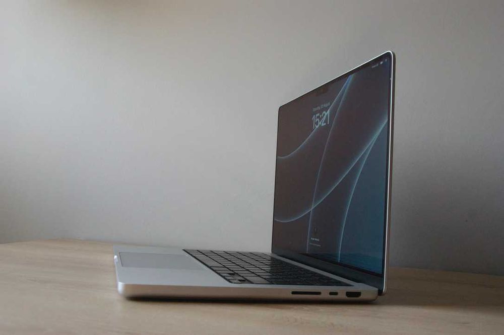 Macbook M3 Pro 14cal