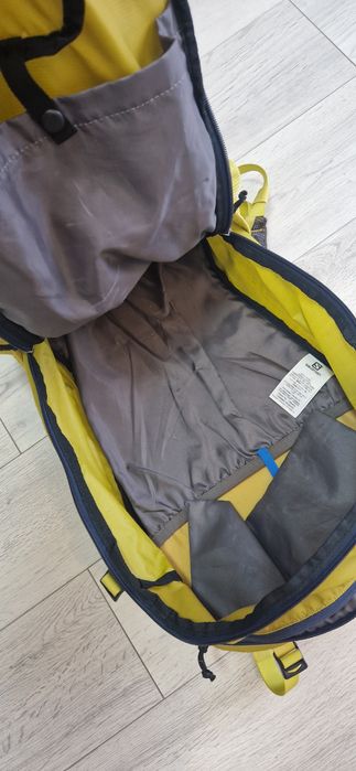 Salomon  25 L.        .