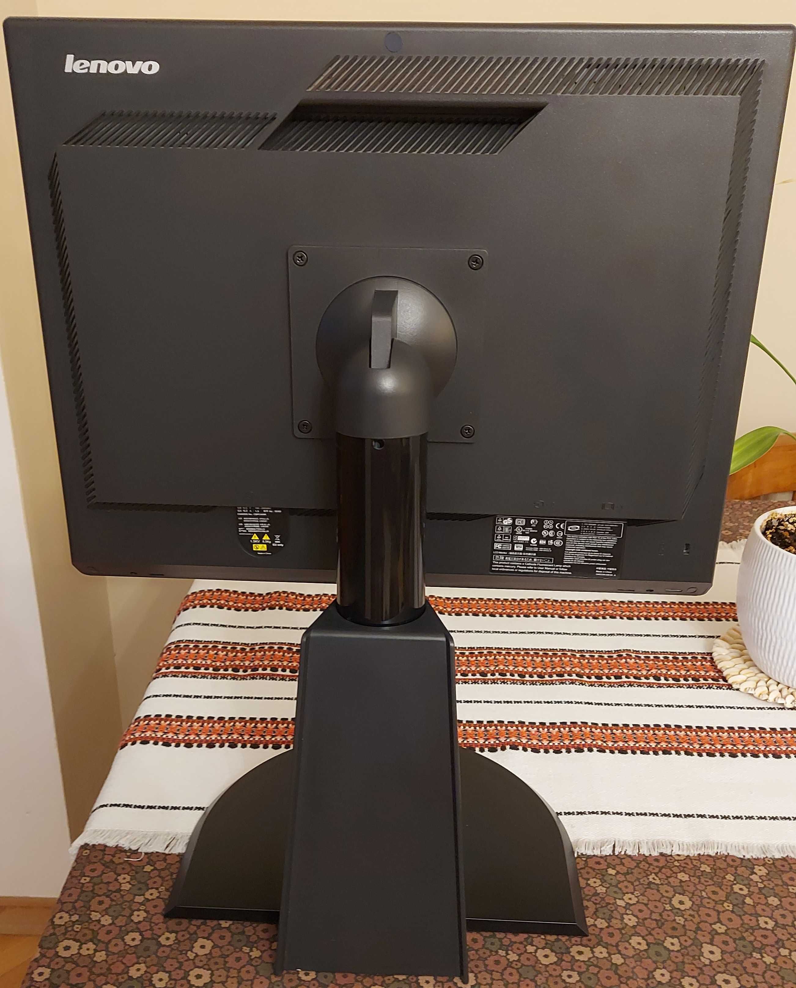 Monitor Lenovo 9220-HB1 igła!!!