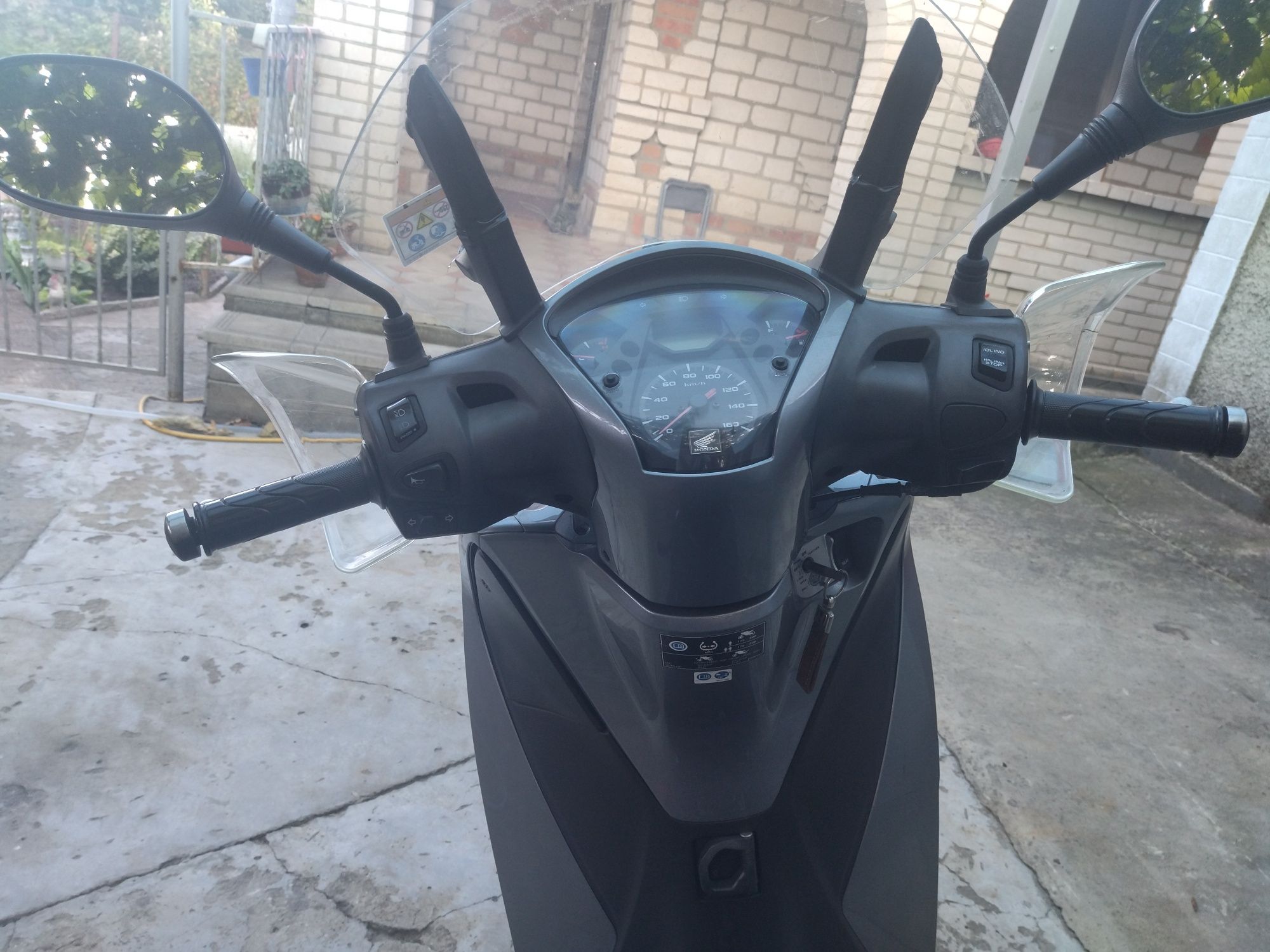 Продам мопед HONDA SH 150