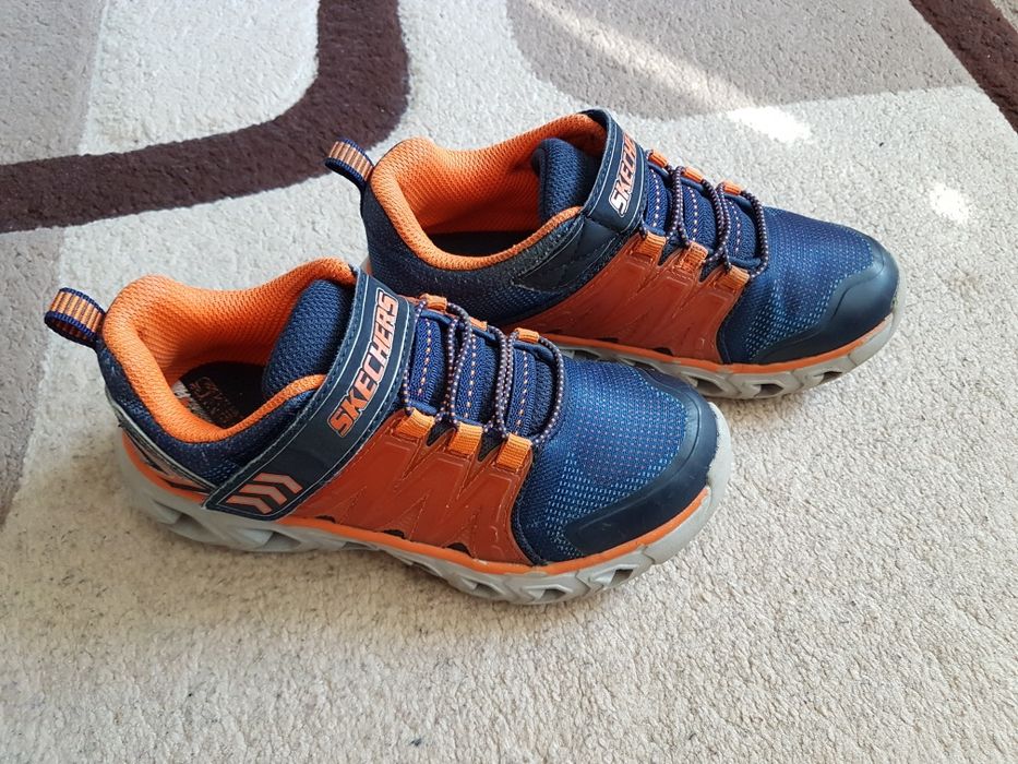 Детские кроссовки