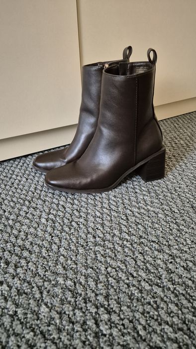 Чудові ботільйони в трендовому кольорі