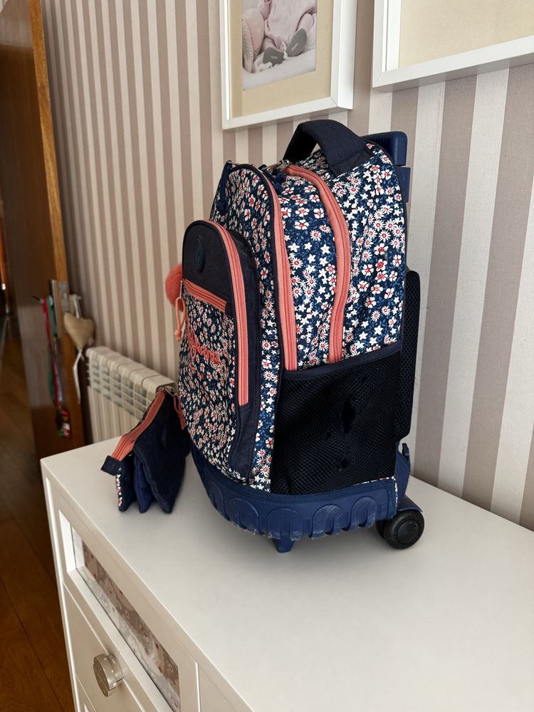 Mochila com Estojo (Conjunto)