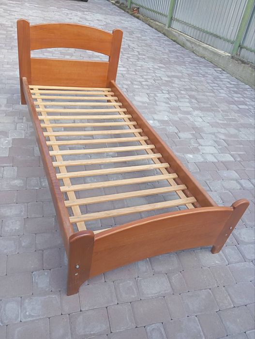 Одномісне ліжко дубове