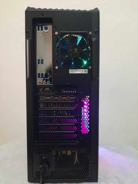 Torre + Monitor Gamer Asus G15DK-R7DT36PB1( Ryzen 7 3700x + RTX 3060 T