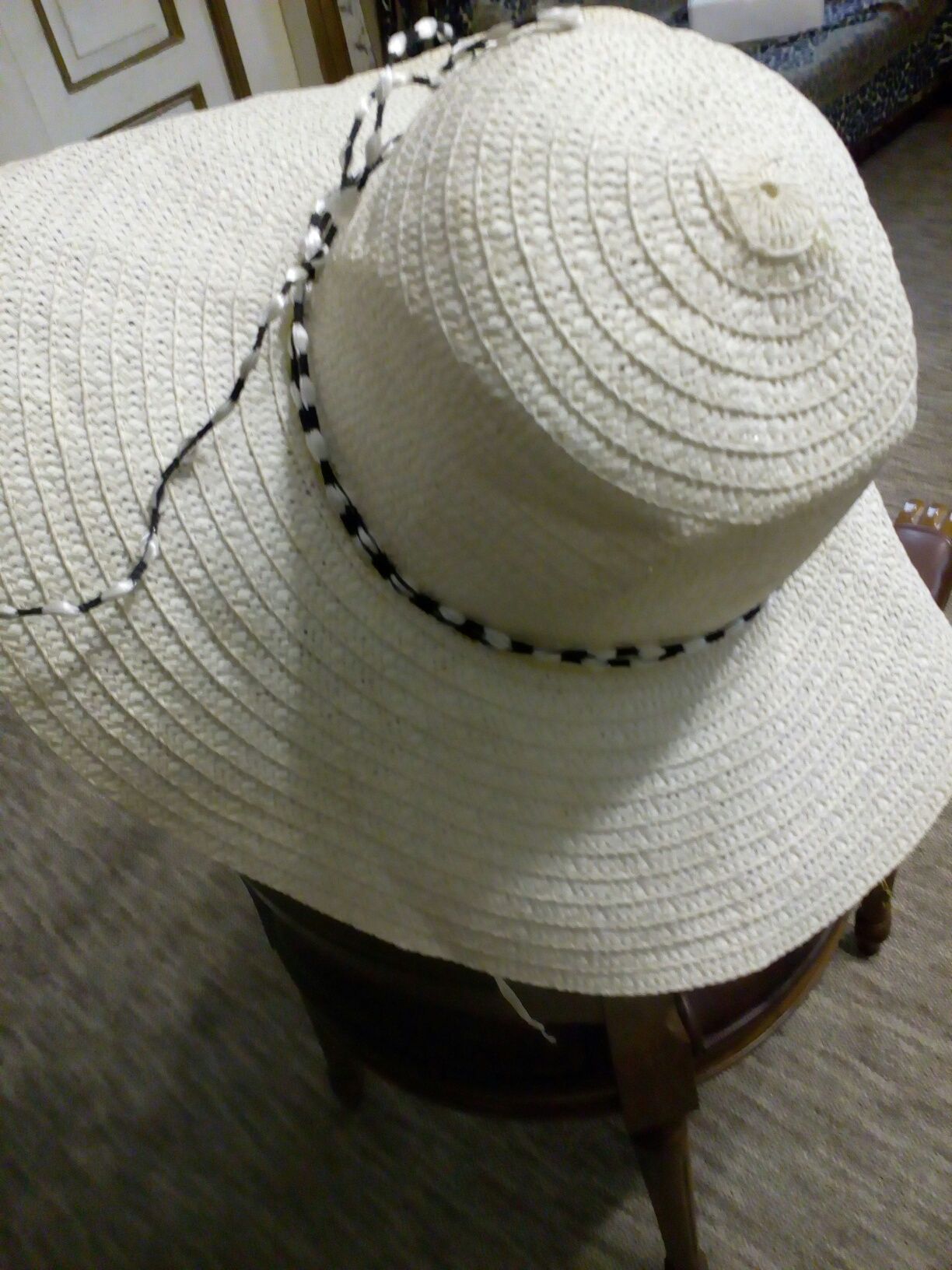 Пляжные женские шляпы