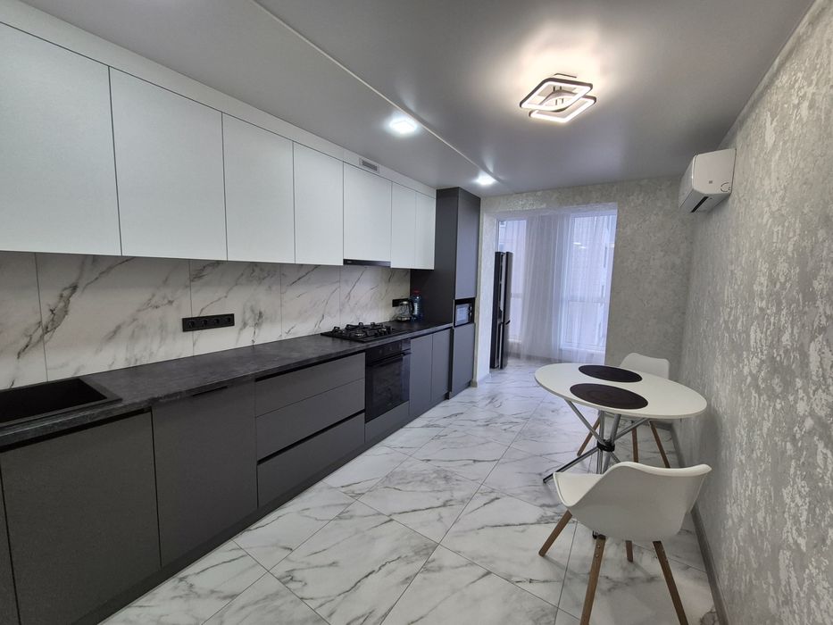 Здається гарна квартира в новому ЖК в центрі