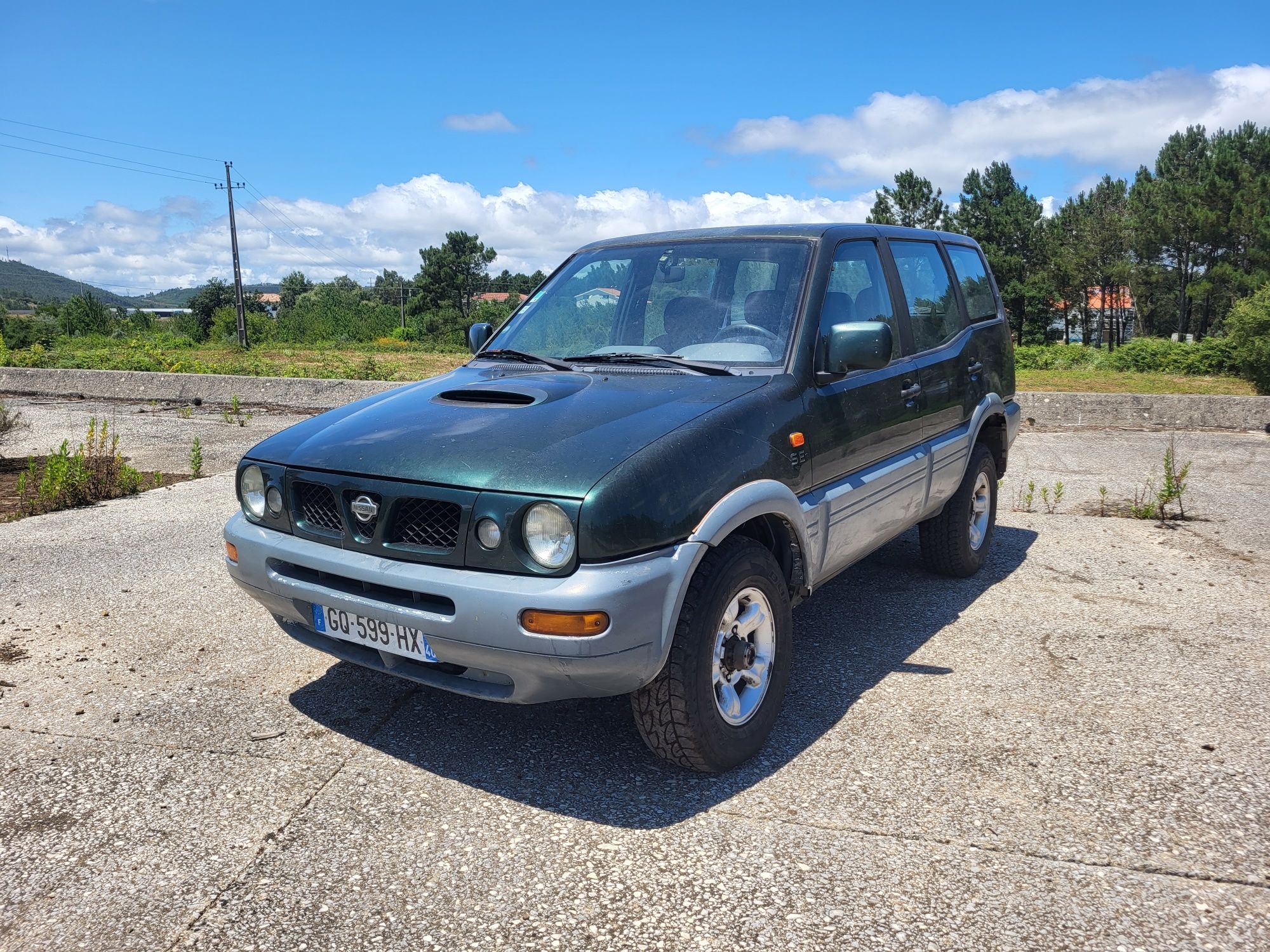 Terrano II  para peças