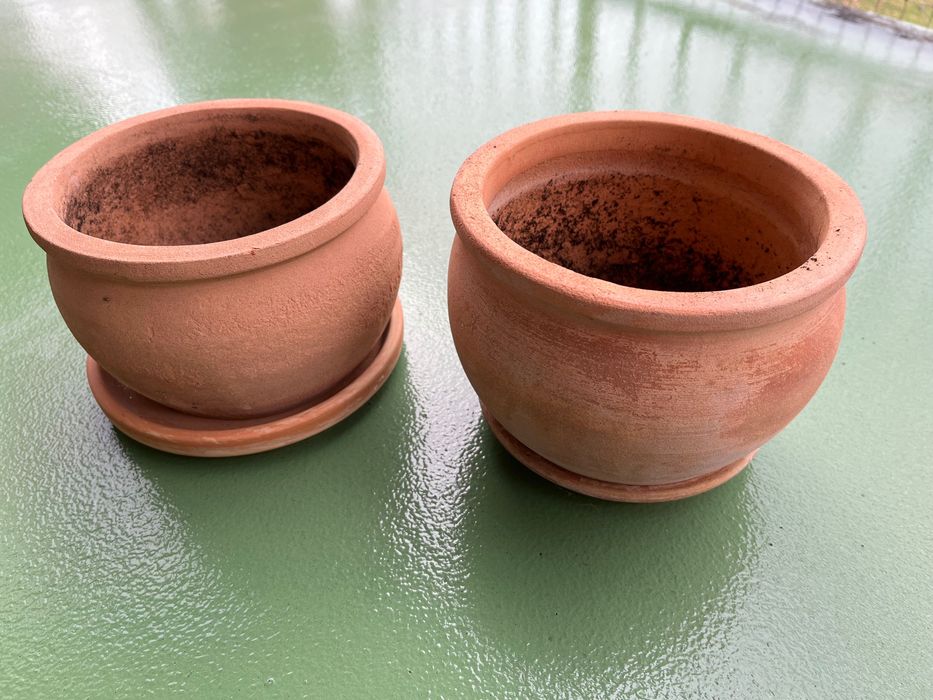 Dwie donice 20 cm z podstawkami terakota Obi
