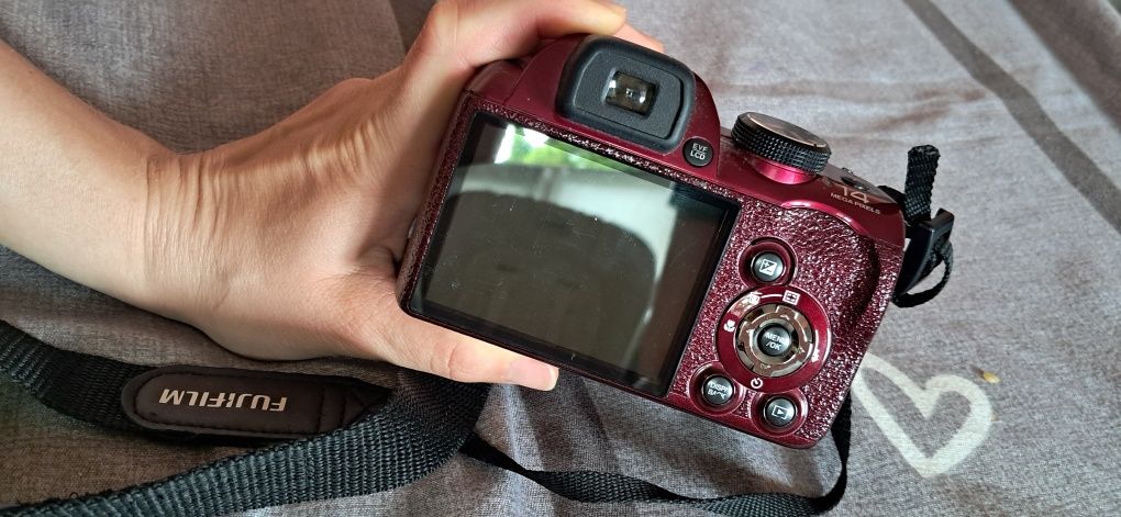 Фотоопарат fujifilm 14 mega pixels