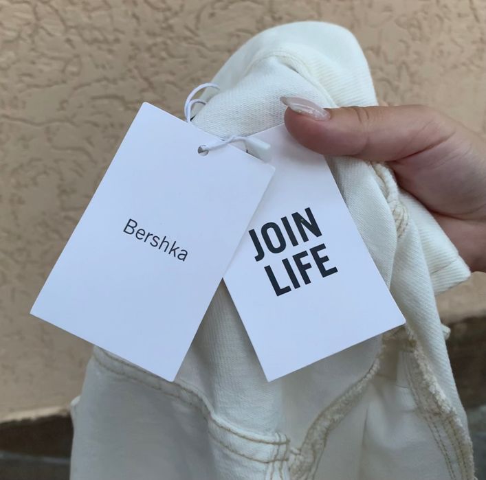 Белая стильная джинсовка Bershka куртка джинсовая