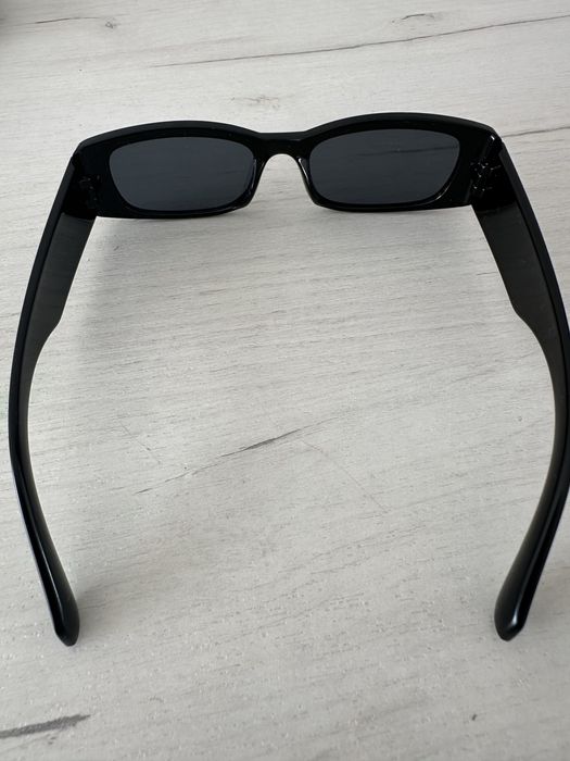 сонцезахисні окуляри з чохлом