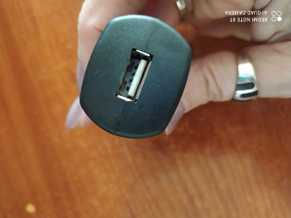 Автомобильная зарядка  USB   для смартфонов