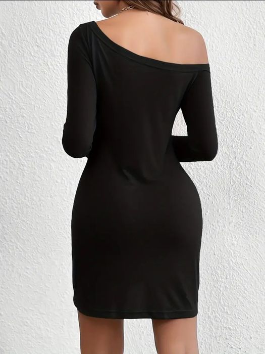 Плаття з голим плечем, нове