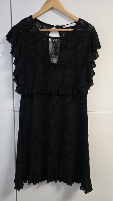 Czarna sukienka Zara