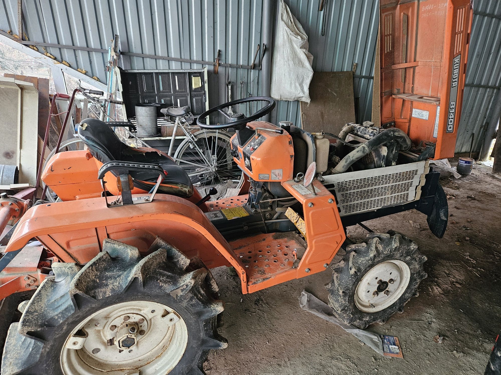 Трактор Kubota B 1400