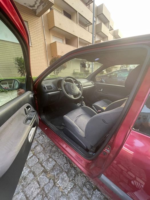 Carro barato Clio 2
