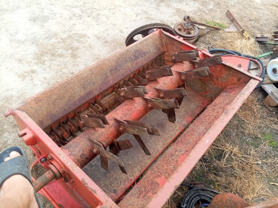 Січкарня на Massey Ferguson 307,440