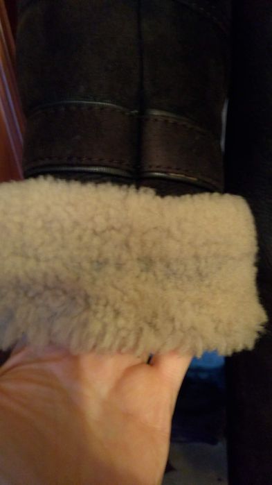 Дублёнка натуральная в отличном состоянии недорого.