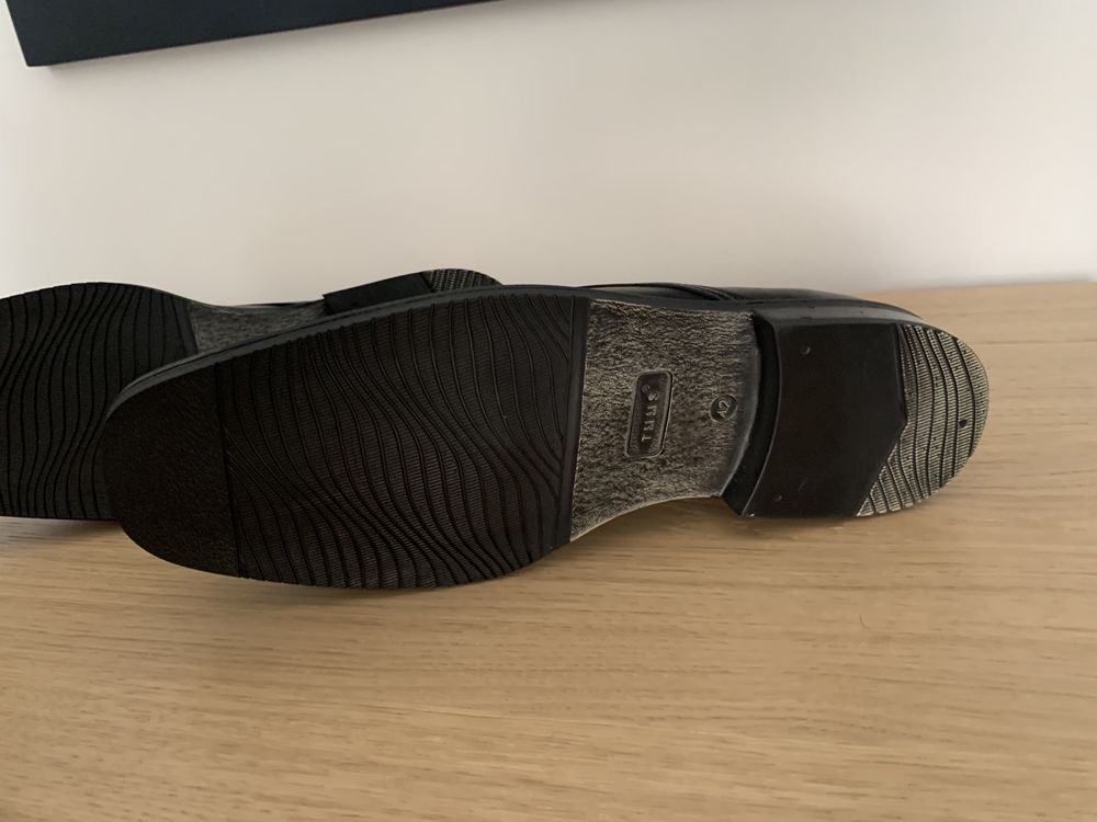 Sapatos Clássicos em Pele