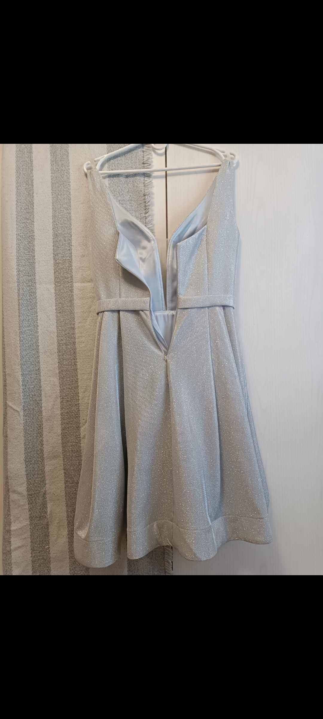 Сукня срібляста з карманами в ідеальному стані