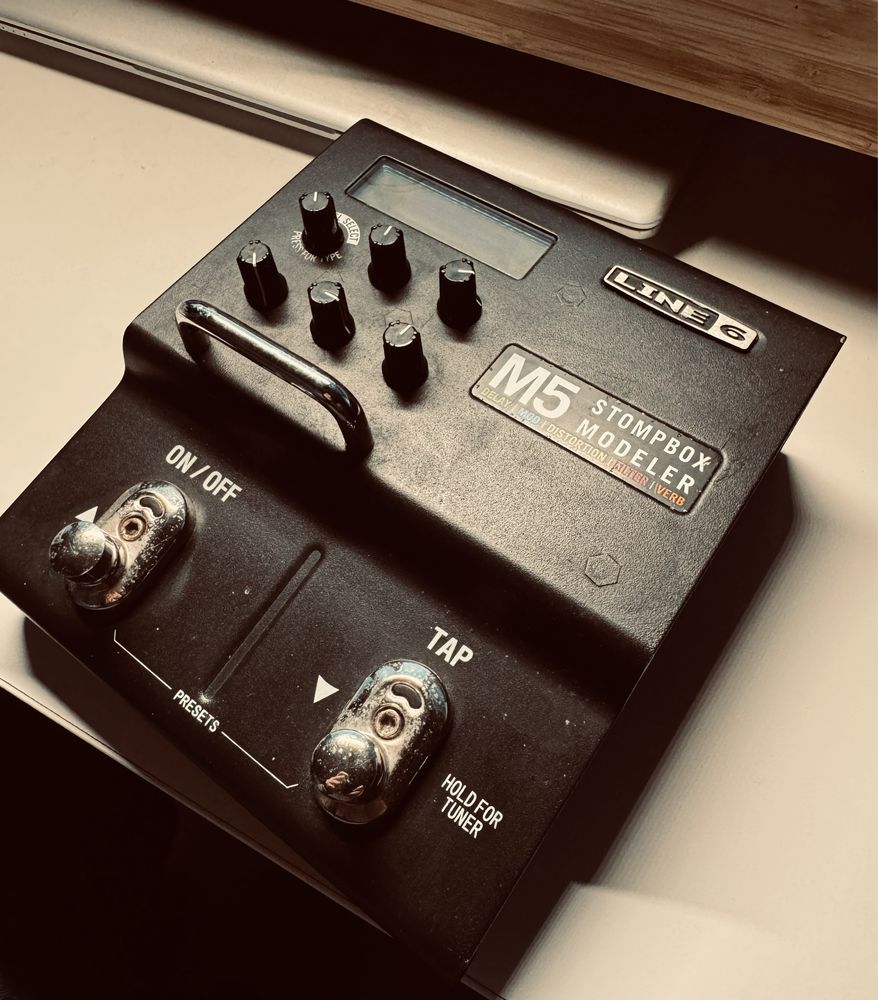 Line 6 M5 - com caixa e transformador