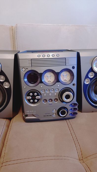 Музичний центр Philips FW M777