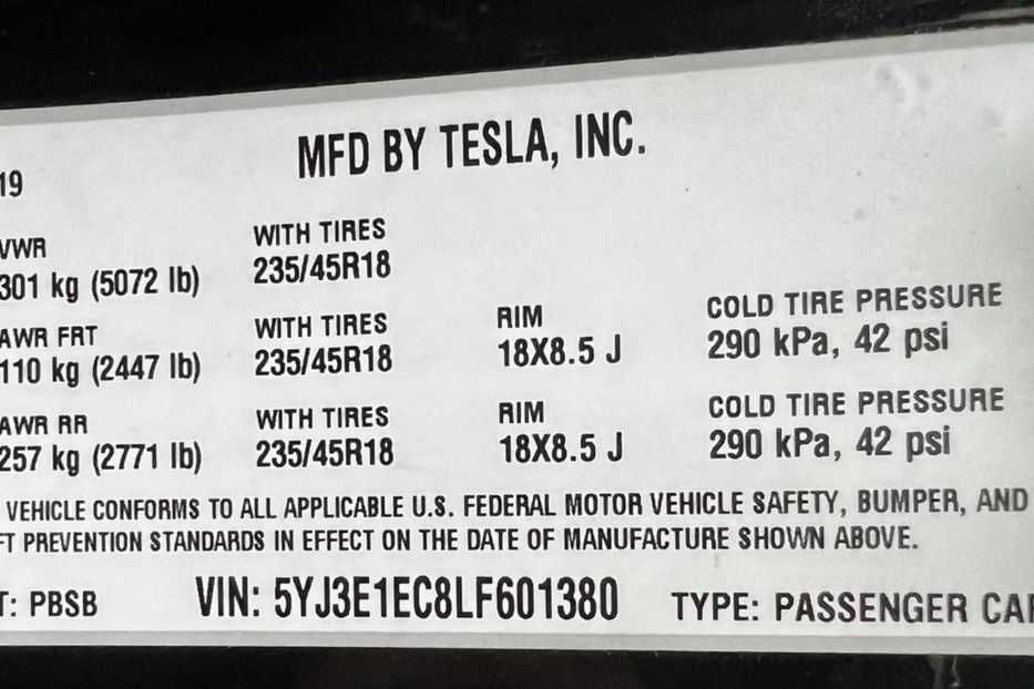 Продам Tesla Model 3 Perfomance 2019
