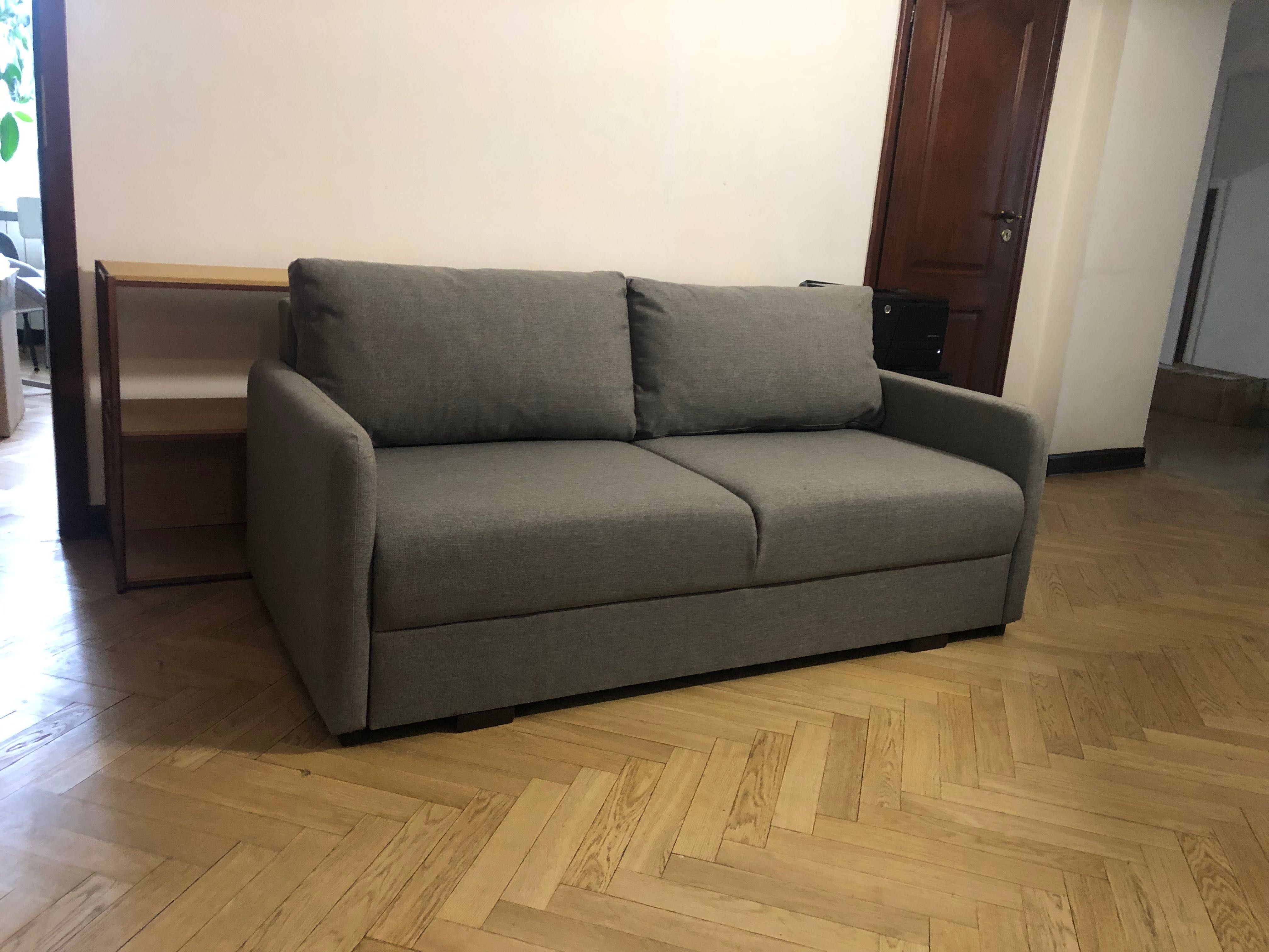 Nowa sofa rozkładana w tkaninie Easy Clean