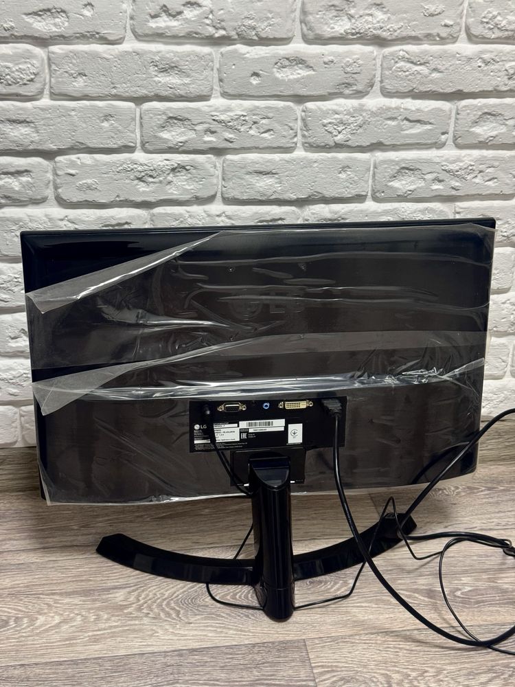 Монітор LG 22MP68VQ-P (2017 рік)