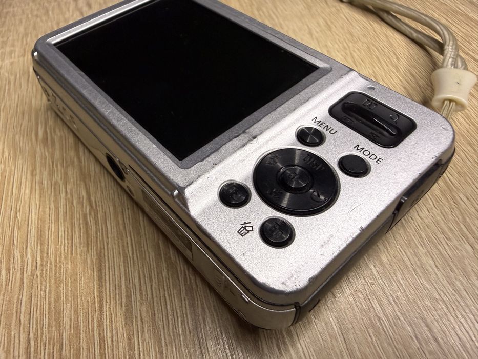 Sprzedam aparat cyfrowy kompaktowy Samsung es78 14.2 megapikseli