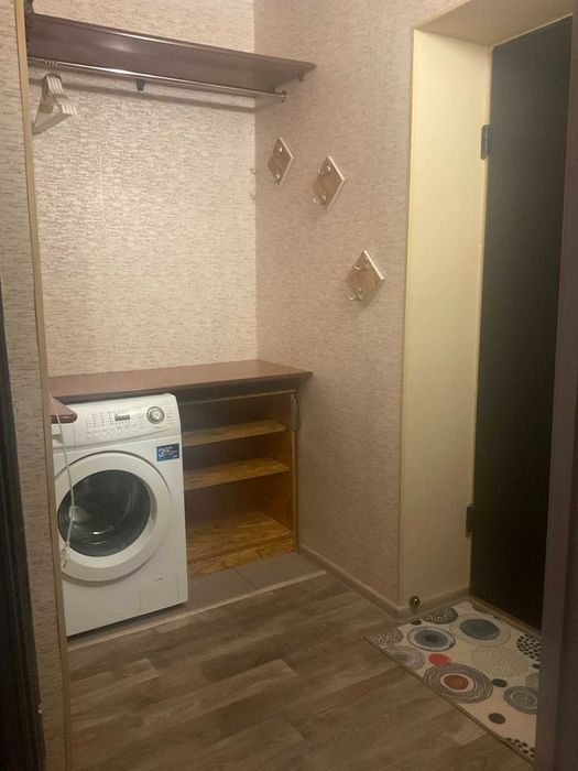 1 кімнатна квартира  м. Деміївська , пр-кт Науки ,11  без комісії