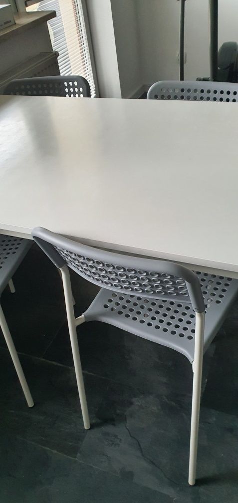Stół biały Ikea 4 osobowy z krzesłami (rezerwacja do 15.07)