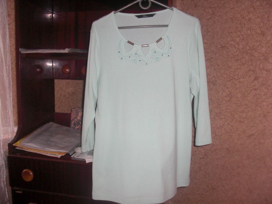 блуза нежно зеленого цвета р 54