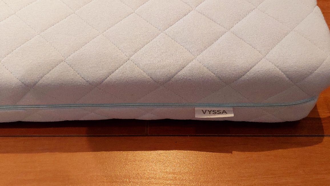 Materac Ikea Vyssa na łóżko dziecięce rozsuwane