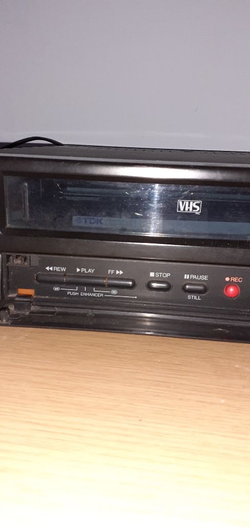 Magnetowid mało używany vhs