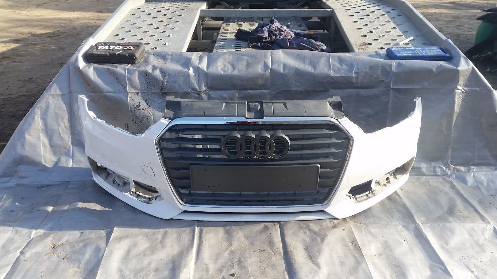 Audi A1 8XA zderzak przód Przedni