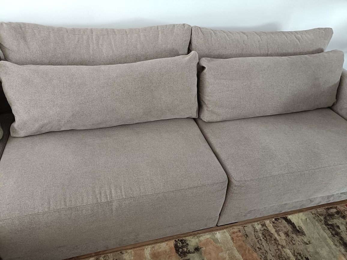 Sofá com chaise longue