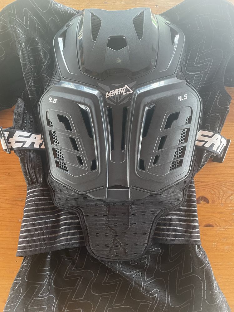 Colete integral Leatt 4.5