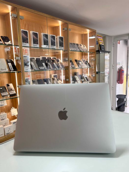 MacBook Pro 13 2016 i5 8GB/256GB