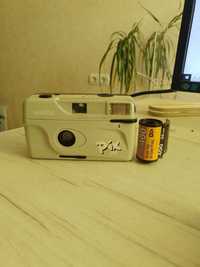 РОБОЧИЙ плівковий фотоапарат Haking pix 35f + фотоплівка Kodak 35 mm
