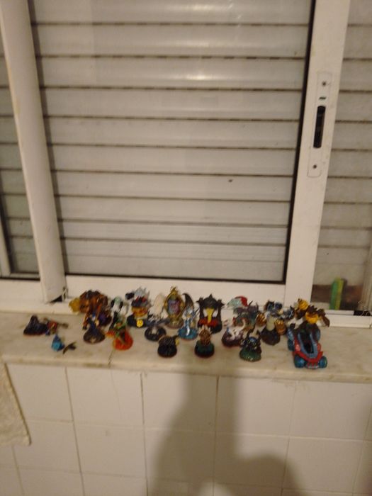 Skylander ps3 (4 plataformas, 18 bonecos , 2 jogos)