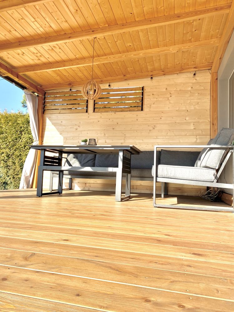 Taras drewniany, elewacja drewniana, zadaszenie tarasu, pergola