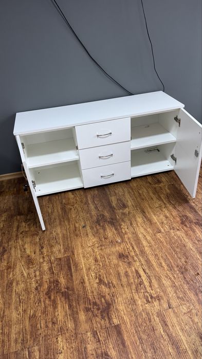 Офісна тумба під телевізор