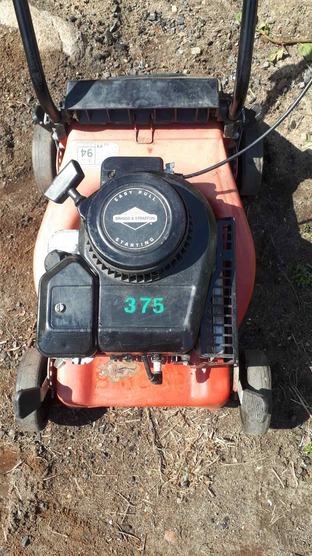 Kosiarka spalinowa z silnikiem Briggs Stratton