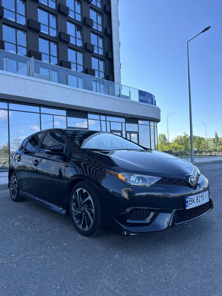 Toyota Scion (Auris) 2015, 1.8,  автомат