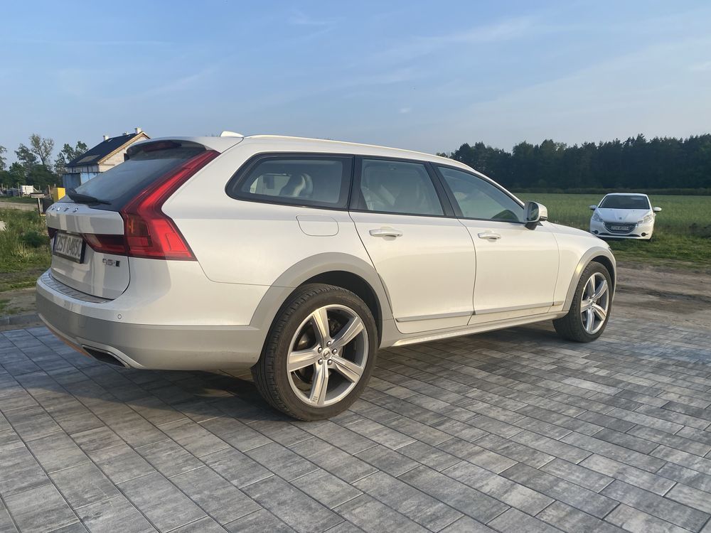 Volvo V90 CrossCountry D5 Ocean Reace