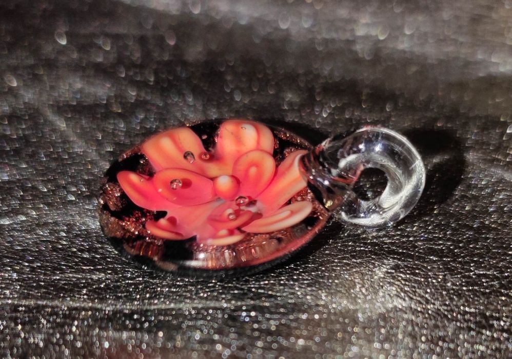 Wisiorek z kwiatem szklany Murano